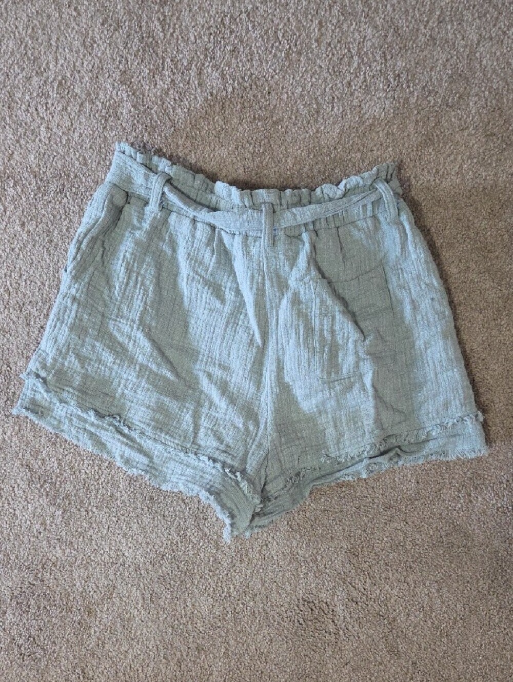 Women's Sage Green Tie-Waist Linen-Blend Shorts - Picture 2 of 3